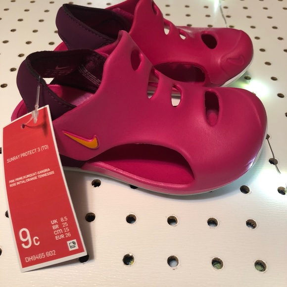 Nike Sunray Protect 3 girls water shoes - Picture 2 of 2